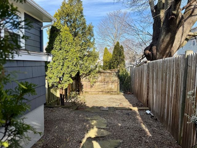 30 Haley Road 1, Marblehead, MA 01945