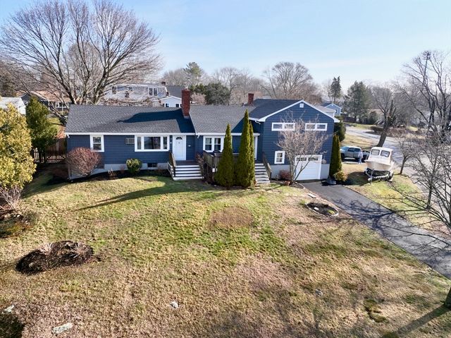 30 Haley Road 1, Marblehead, MA 01945