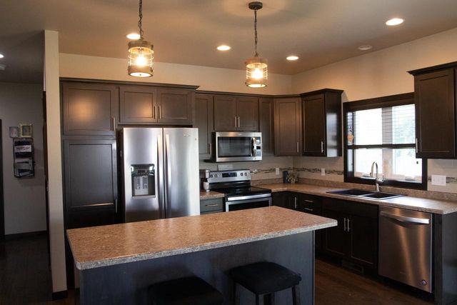 306 GREENBRIER DRIVE, Hortonville, WI 54944