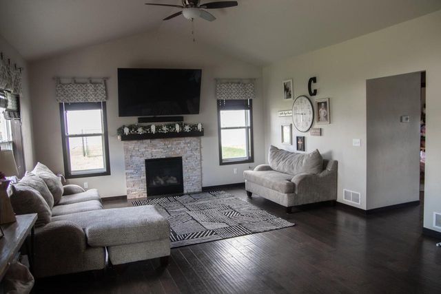306 GREENBRIER DRIVE, Hortonville, WI 54944