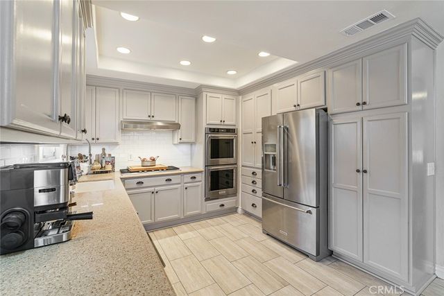 2817 Ridgewood, Santa Ana, CA 92705
