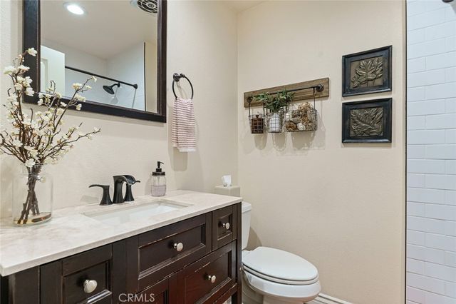 2817 Ridgewood, Santa Ana, CA 92705