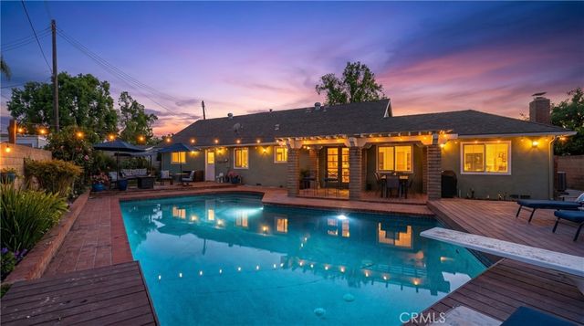 2817 Ridgewood, Santa Ana, CA 92705