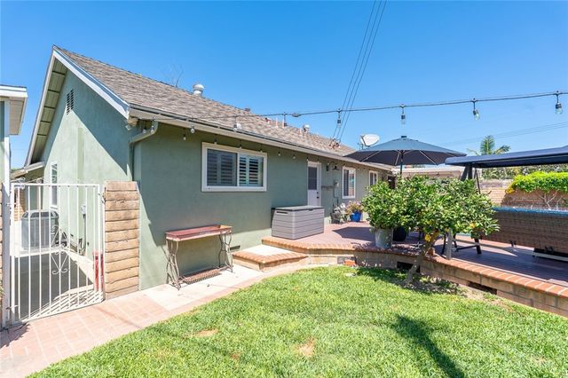 2817 Ridgewood, Santa Ana, CA 92705
