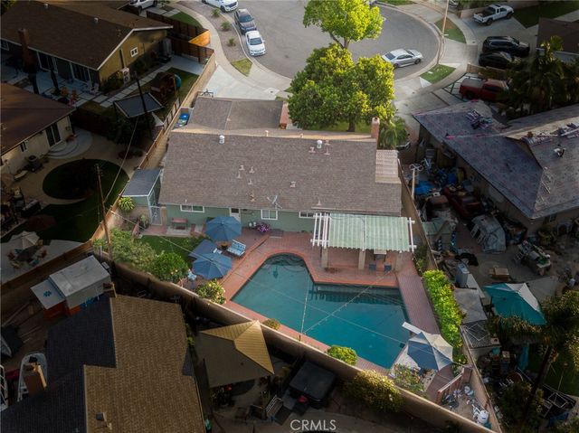 2817 Ridgewood, Santa Ana, CA 92705