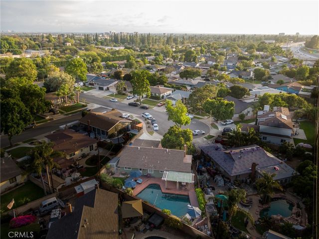 2817 Ridgewood, Santa Ana, CA 92705