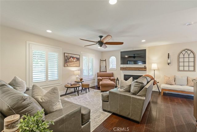 2817 Ridgewood, Santa Ana, CA 92705