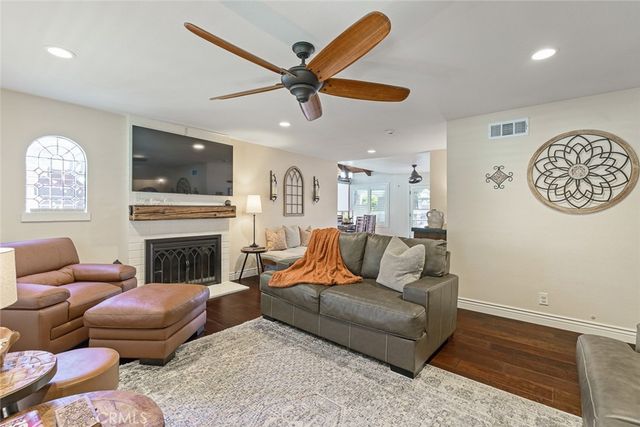 2817 Ridgewood, Santa Ana, CA 92705