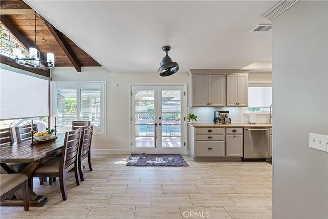 2817 Ridgewood, Santa Ana, CA 92705
