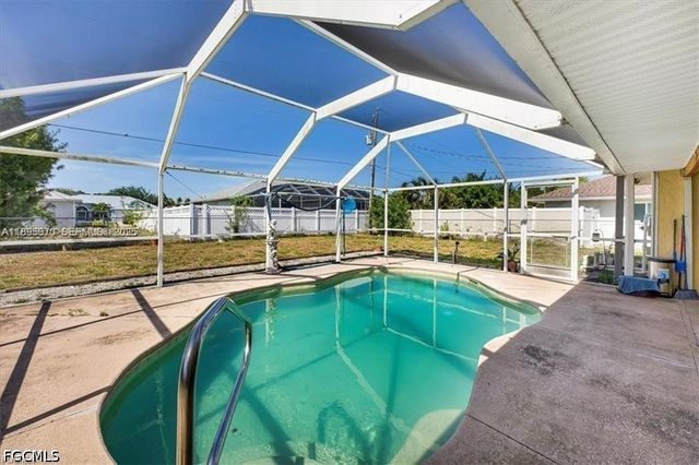 915 SE 20th ST, Cape Coral, FL 33990