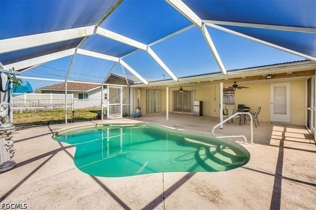 915 SE 20th ST, Cape Coral, FL 33990