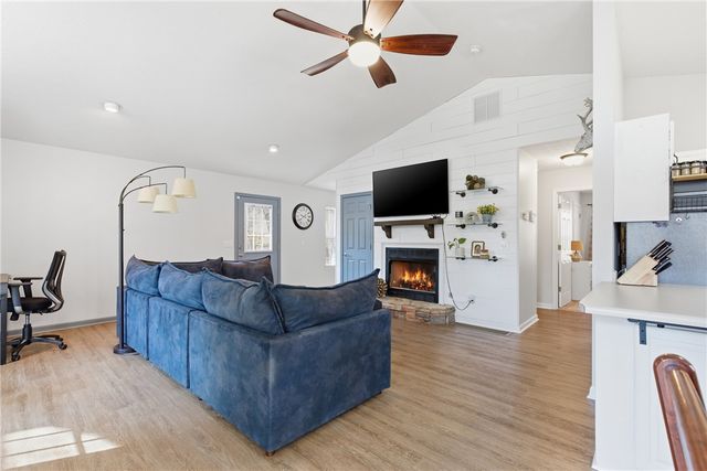 307 Cherrwood Drive, Westminster, SC 29693