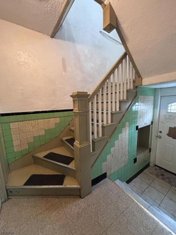 363 10Th Ave, Paterson City, NJ 07514