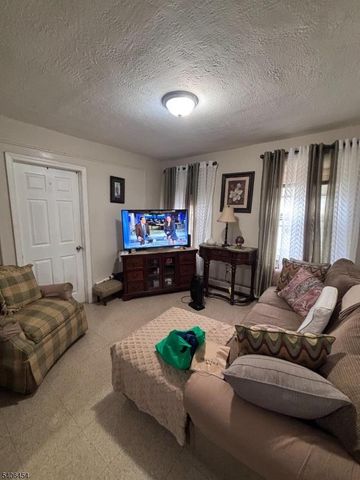 363 10Th Ave, Paterson City, NJ 07514