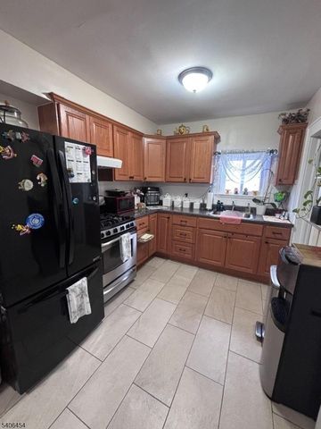 363 10Th Ave, Paterson City, NJ 07514