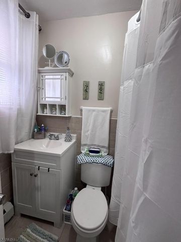 363 10Th Ave, Paterson City, NJ 07514