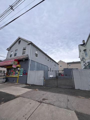 363 10Th Ave, Paterson City, NJ 07514