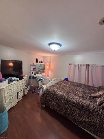 363 10Th Ave, Paterson City, NJ 07514