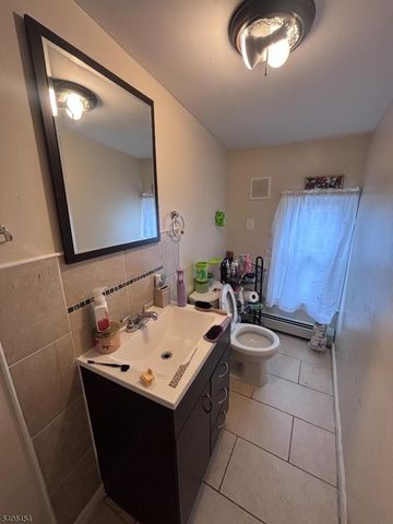 363 10Th Ave, Paterson City, NJ 07514