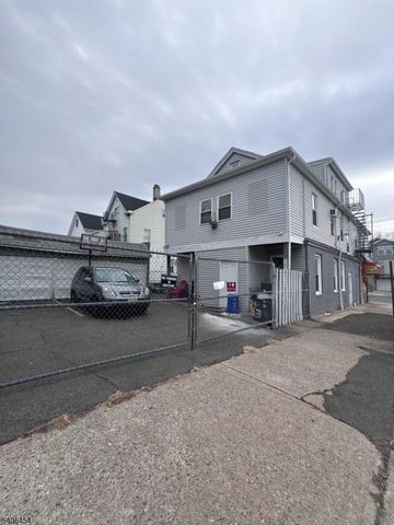 363 10Th Ave, Paterson City, NJ 07514