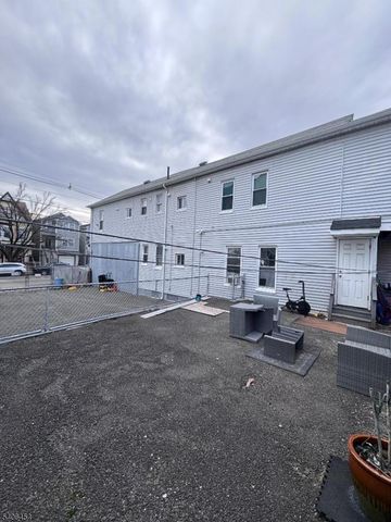 363 10Th Ave, Paterson City, NJ 07514