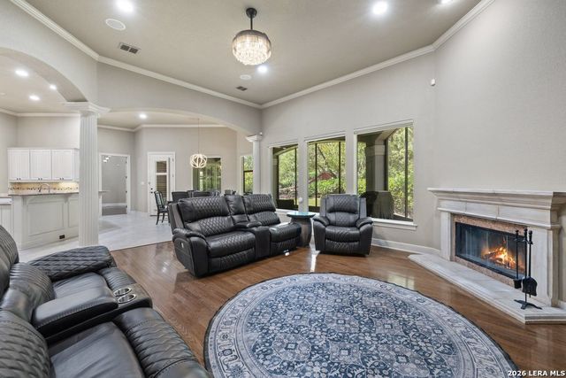 2022 Via Vineda, San Antonio, TX 78258