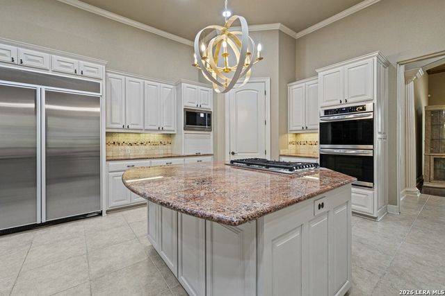 2022 Via Vineda, San Antonio, TX 78258