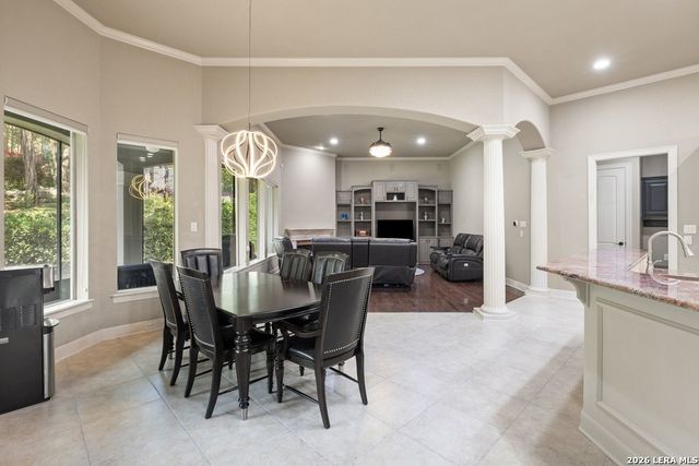 2022 Via Vineda, San Antonio, TX 78258