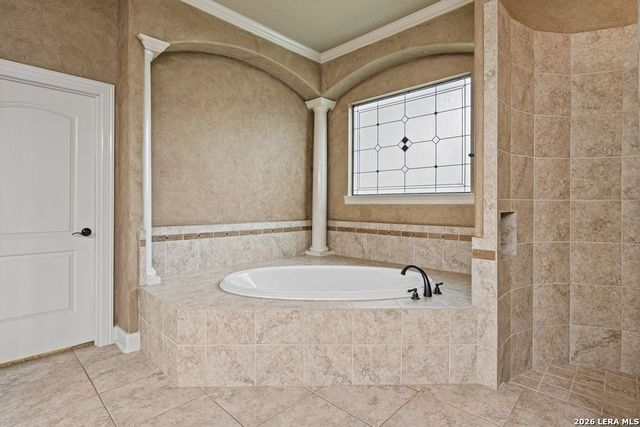 2022 Via Vineda, San Antonio, TX 78258
