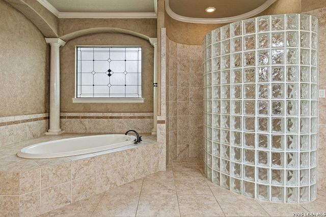 2022 Via Vineda, San Antonio, TX 78258