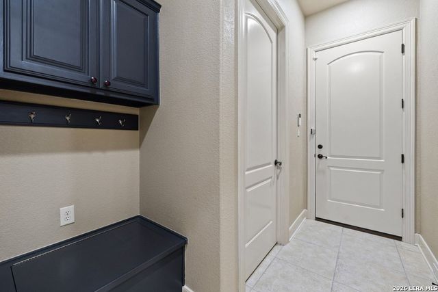 2022 Via Vineda, San Antonio, TX 78258
