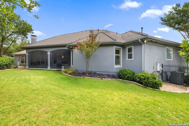 2022 Via Vineda, San Antonio, TX 78258