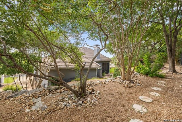 2022 Via Vineda, San Antonio, TX 78258