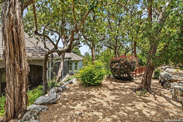 2022 Via Vineda, San Antonio, TX 78258