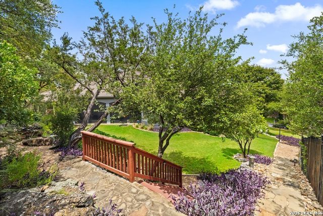 2022 Via Vineda, San Antonio, TX 78258