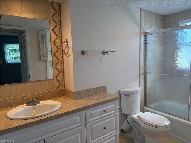 7400 College PKWY 1D, Fort Myers, FL 33907