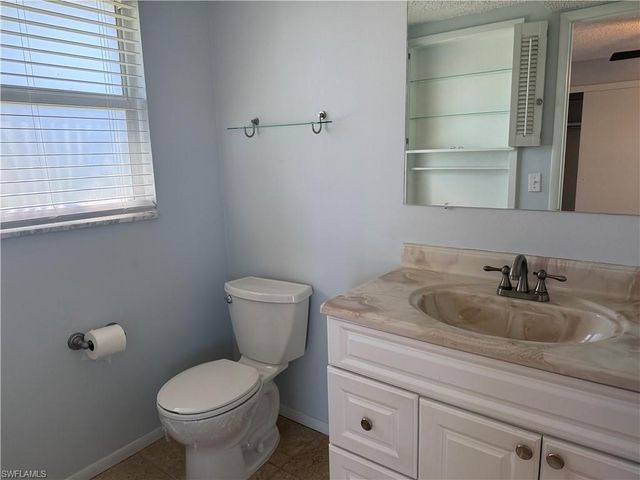 7400 College PKWY 1D, Fort Myers, FL 33907