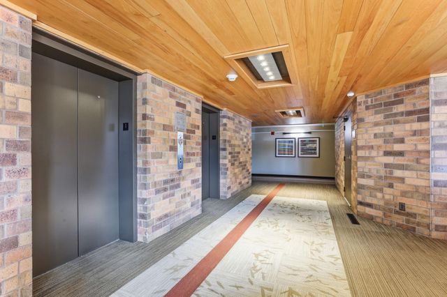 210 W Grant Street 516, Minneapolis, MN 55403