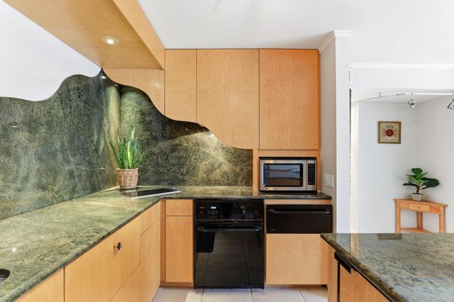 210 W Grant Street 516, Minneapolis, MN 55403