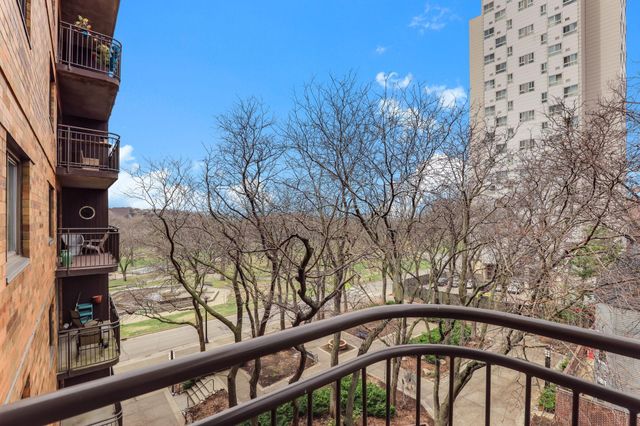 210 W Grant Street 516, Minneapolis, MN 55403