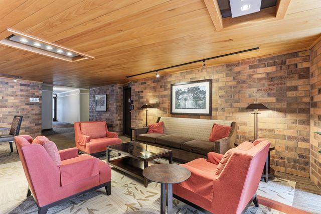 210 W Grant Street 516, Minneapolis, MN 55403