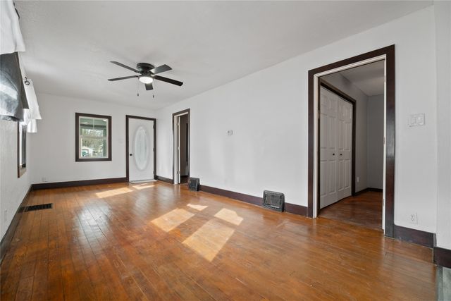 1353 E 15th Street, Des Moines, IA 50316