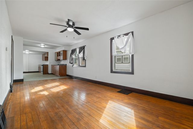 1353 E 15th Street, Des Moines, IA 50316