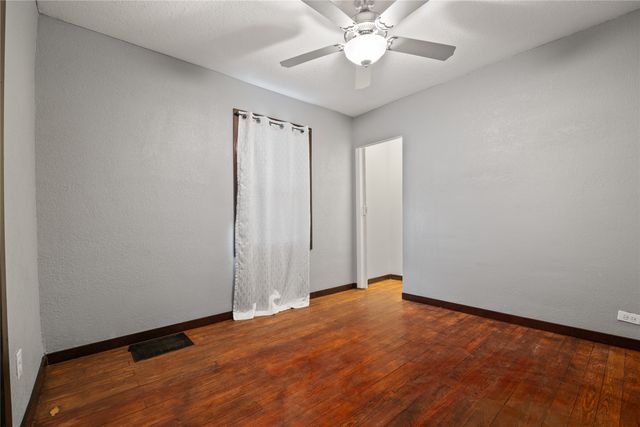 1353 E 15th Street, Des Moines, IA 50316