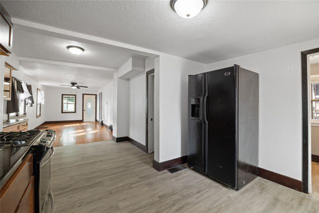 1353 E 15th Street, Des Moines, IA 50316