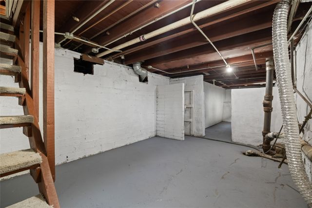 1353 E 15th Street, Des Moines, IA 50316