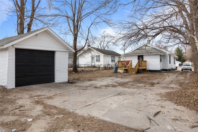 1353 E 15th Street, Des Moines, IA 50316