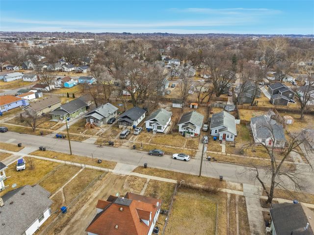 1353 E 15th Street, Des Moines, IA 50316