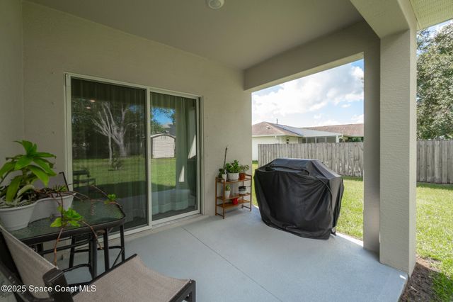 467 Americana Boulevard NW, Palm Bay, FL 32907