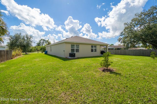 467 Americana Boulevard NW, Palm Bay, FL 32907